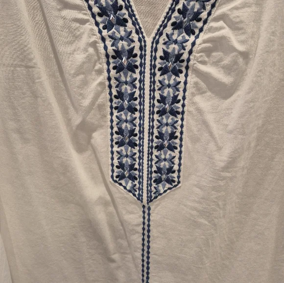 White House Black Market White & Blue Embroidered Tunic Top - Picture 7 of 10